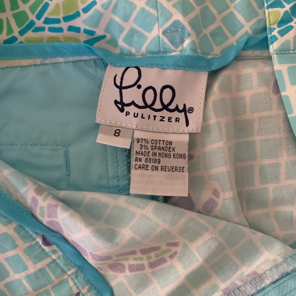 Lilly Pulitzer (white label) tile design capri pants - GUC - Picture 2 of 3